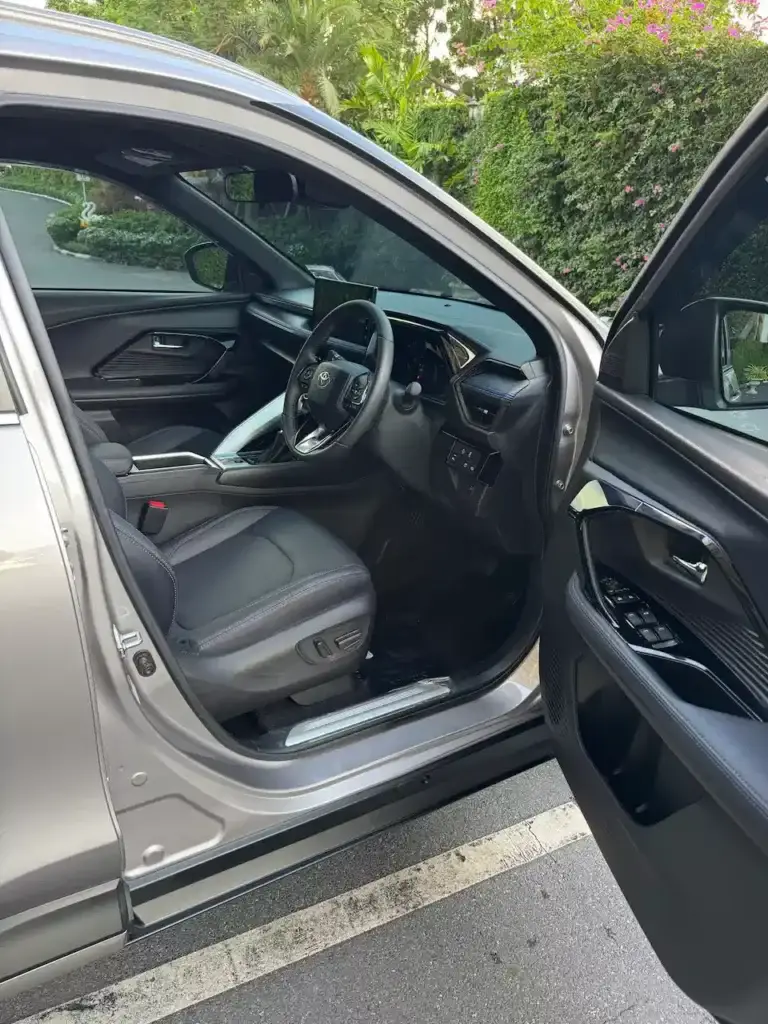 Interior Toyota Yaris Cross rental Pattaya dashboard