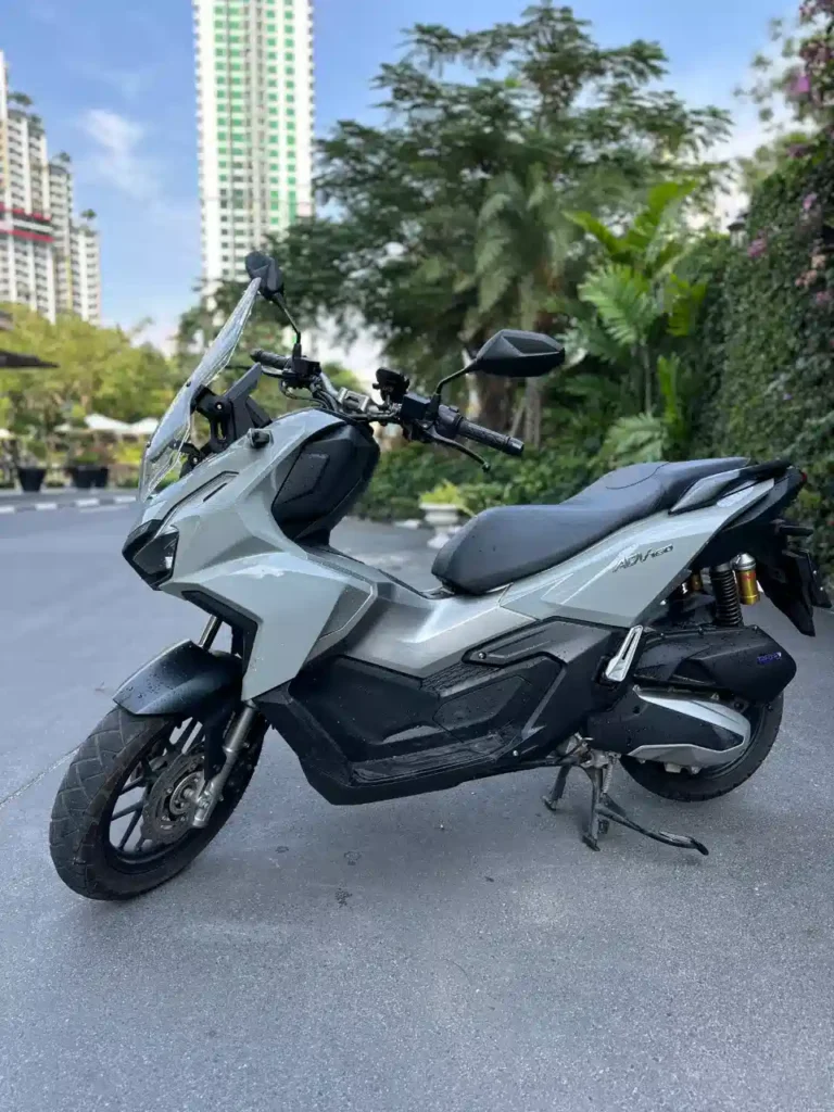 Honda ADV160 rental Pattaya grey scooter in city area